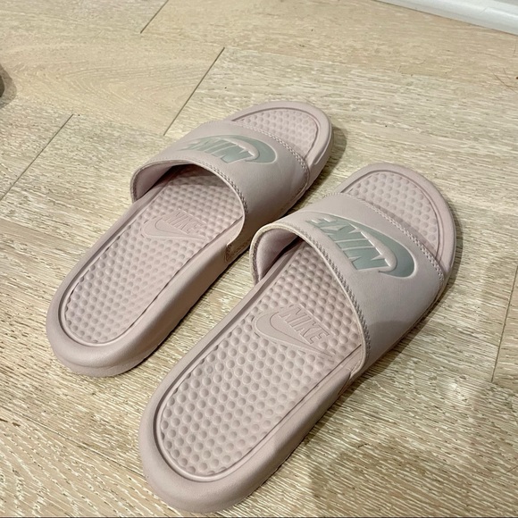 Nike Benassi Slides - Picture 6 of 7